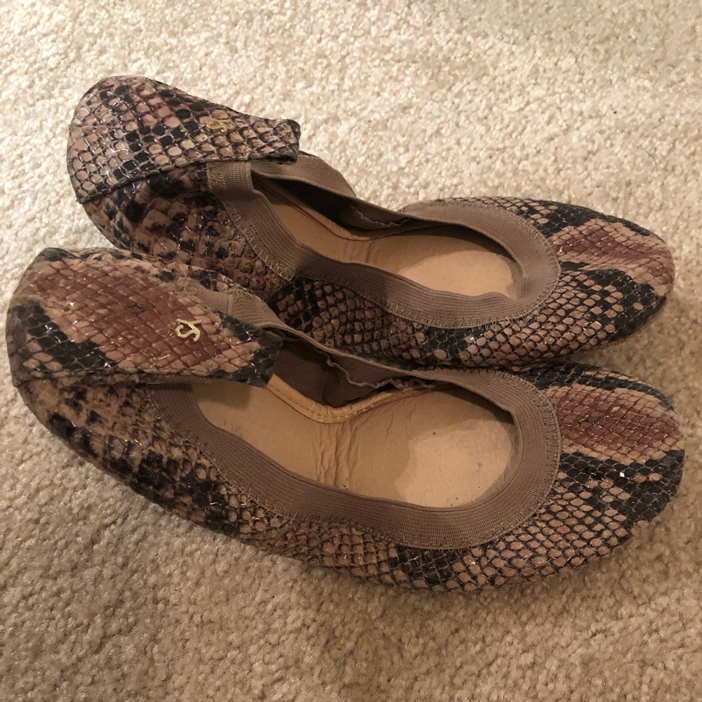 Yosi Samara snakeskin flats